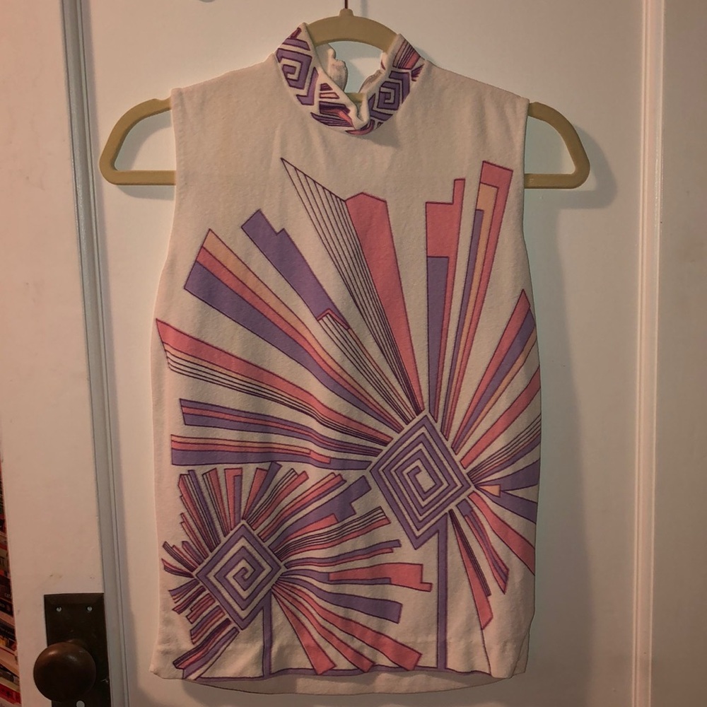 Vintage turtleneck geometric pattern